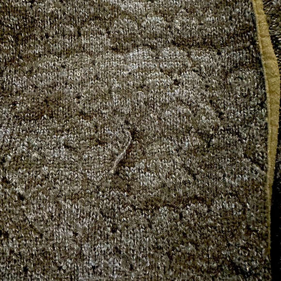 Lulu lemon thick knitted sweater - Picture 2 of 2